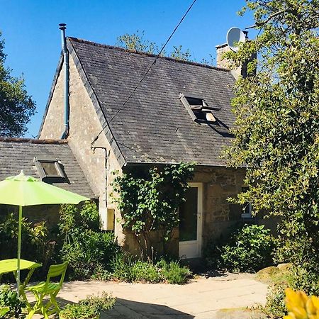 An Ti Bihan, Gite Breton A La Campagne Tonquédec Exterior photo