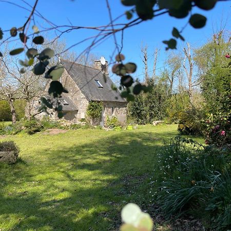 An Ti Bihan, Gite Breton A La Campagne Tonquédec Exterior photo