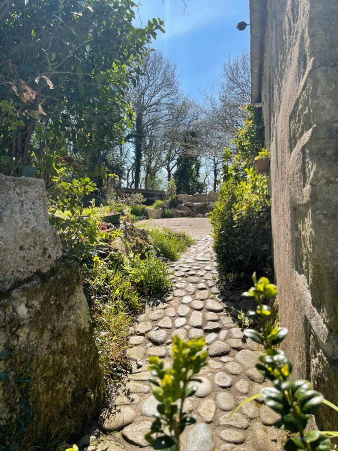 An Ti Bihan, Gite Breton A La Campagne Tonquédec Exterior photo